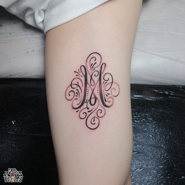 名古屋　タトゥースタジオ　女性